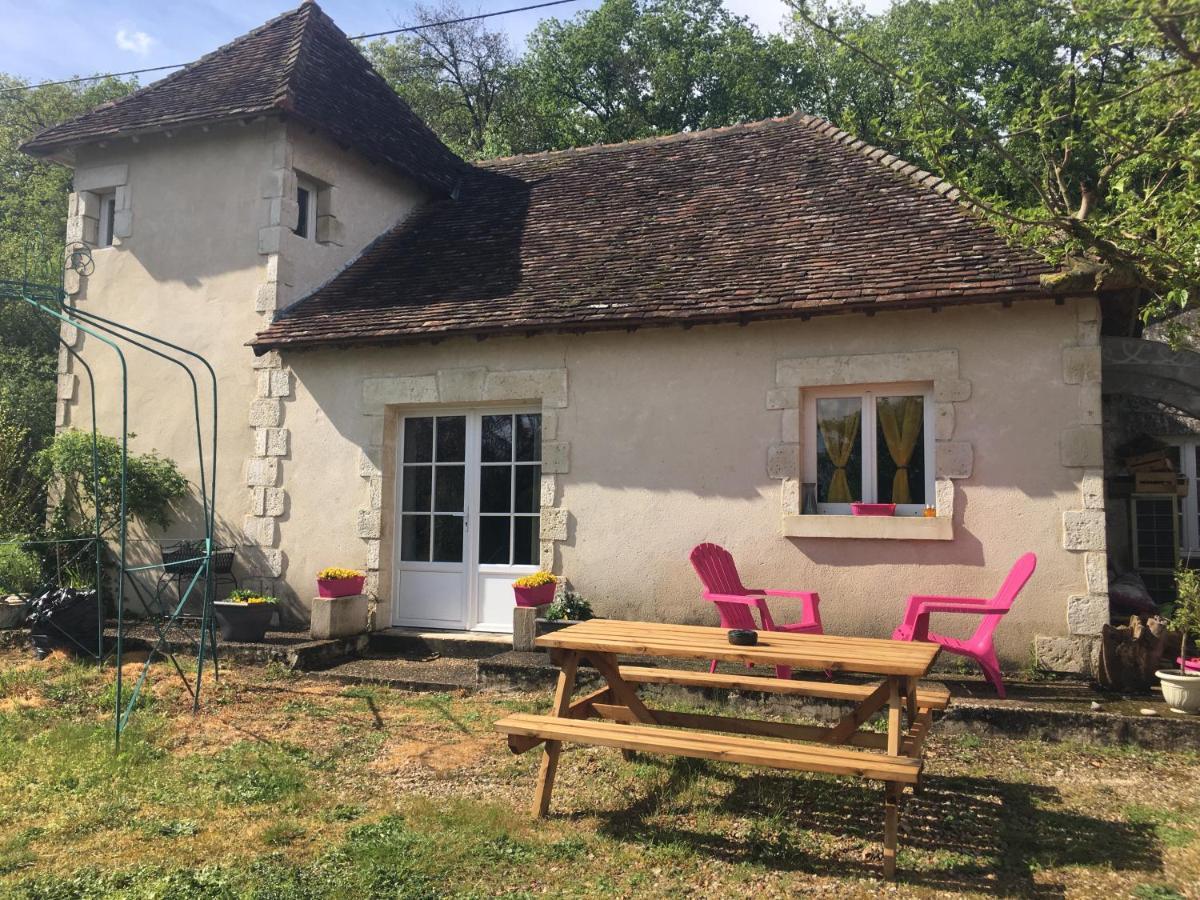 Bed and Breakfast Le Grand Coudreau Nazelles-Negron Екстер'єр фото
